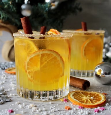 Spiced-Orange-Christmas-Whisky-Ginger-Ale-mocktail-min