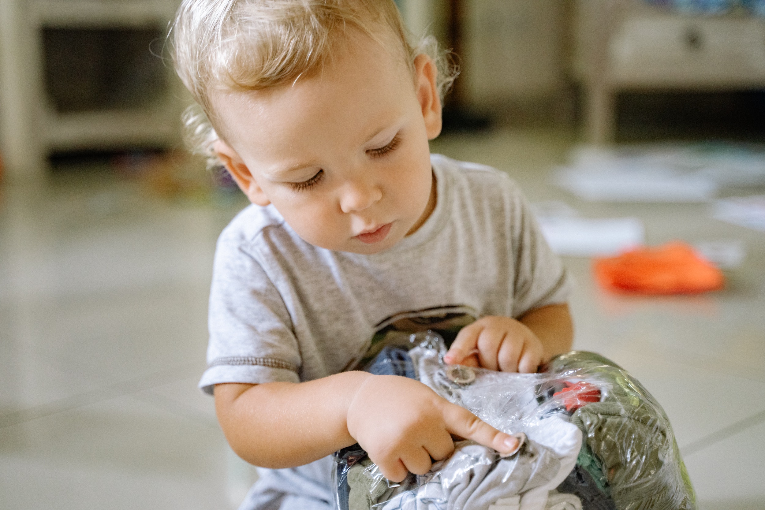 fall-activities-1-3-year-olds-sensory-bag