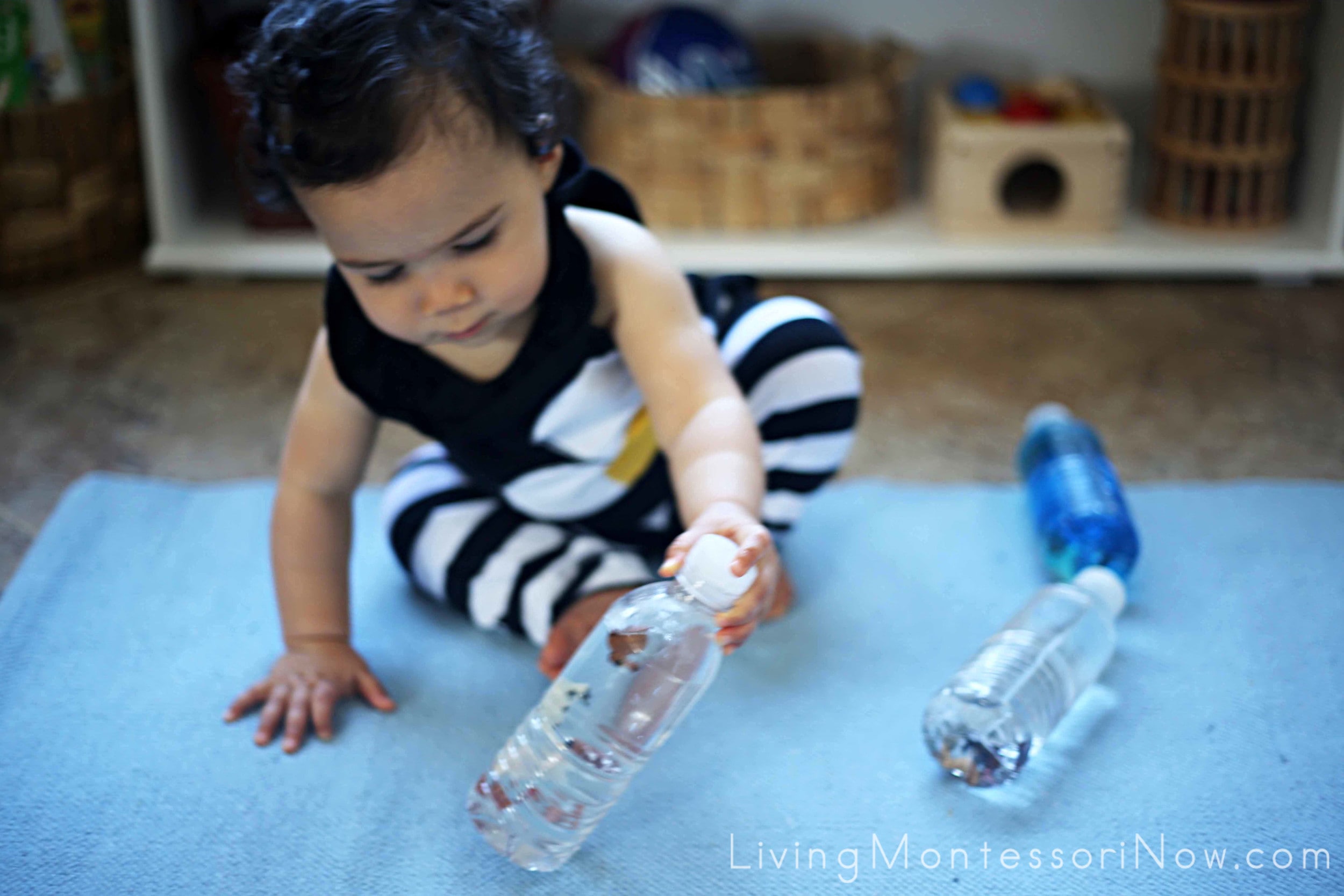 fun-fall-activities-1-3-year-olds-sensory-bottle